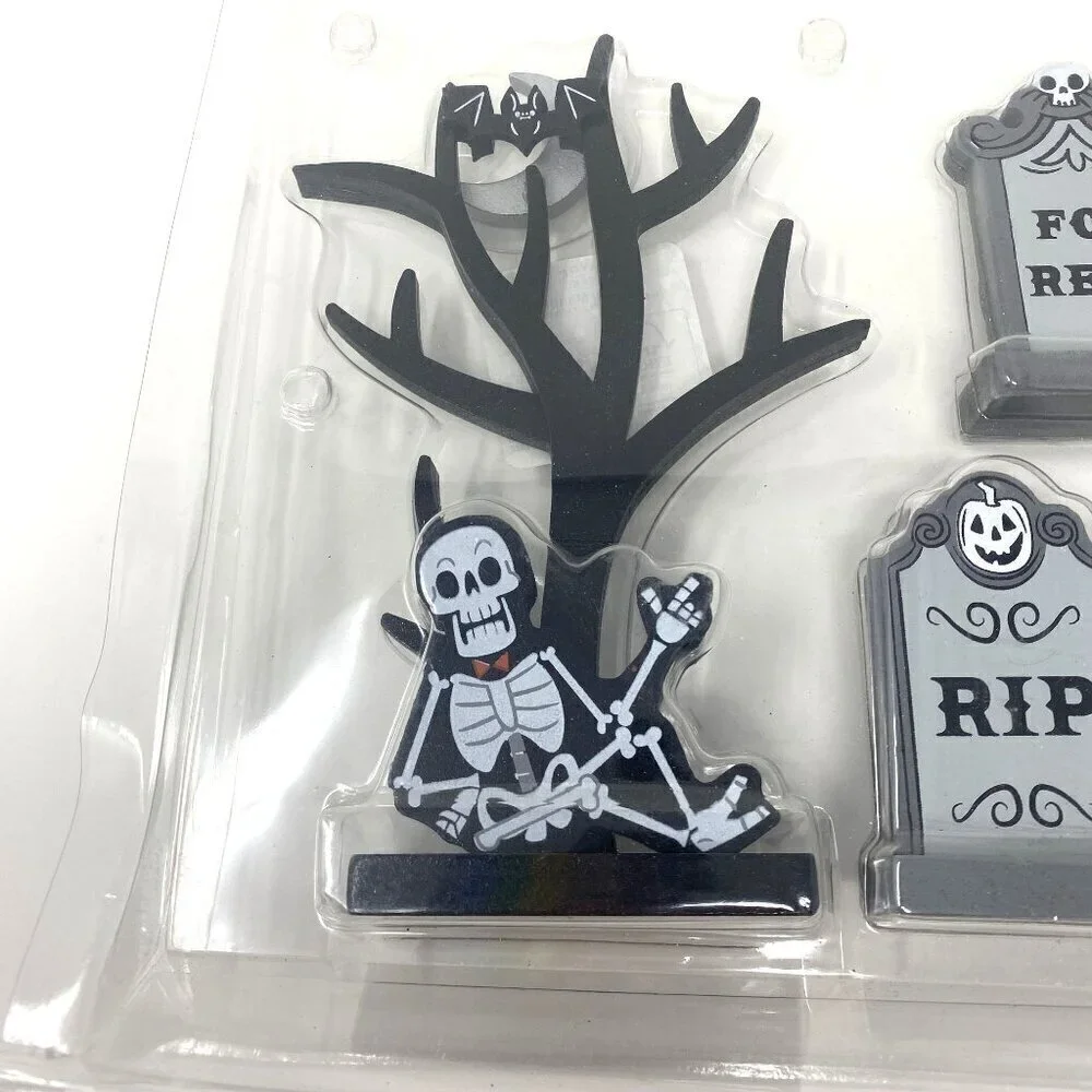 Target Hyde & Eek Mini Wood Mantle Decor 4pc Bat Skeleton Tree Headstones Grave